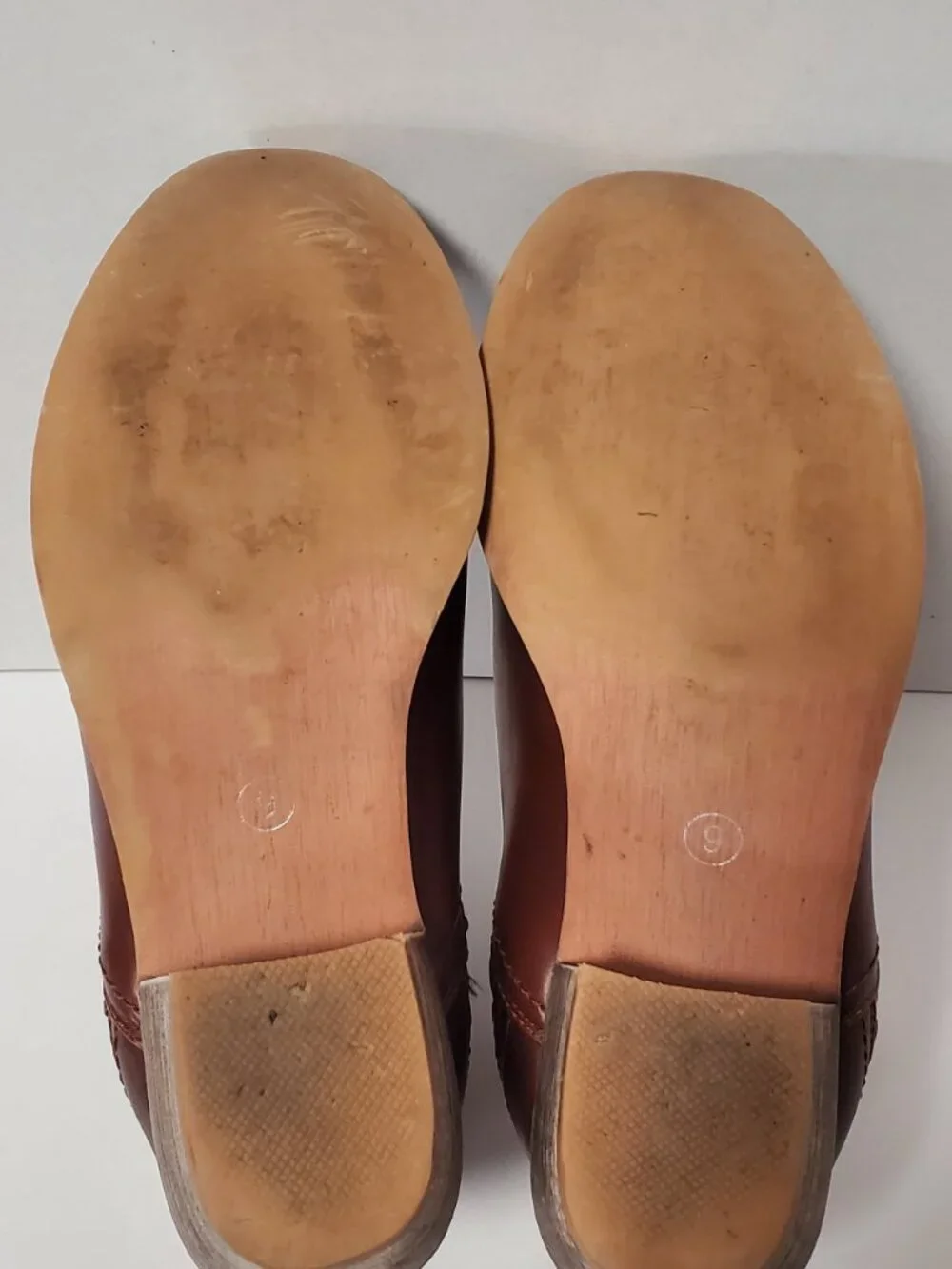 Women's size 9 med brown ankle booties
